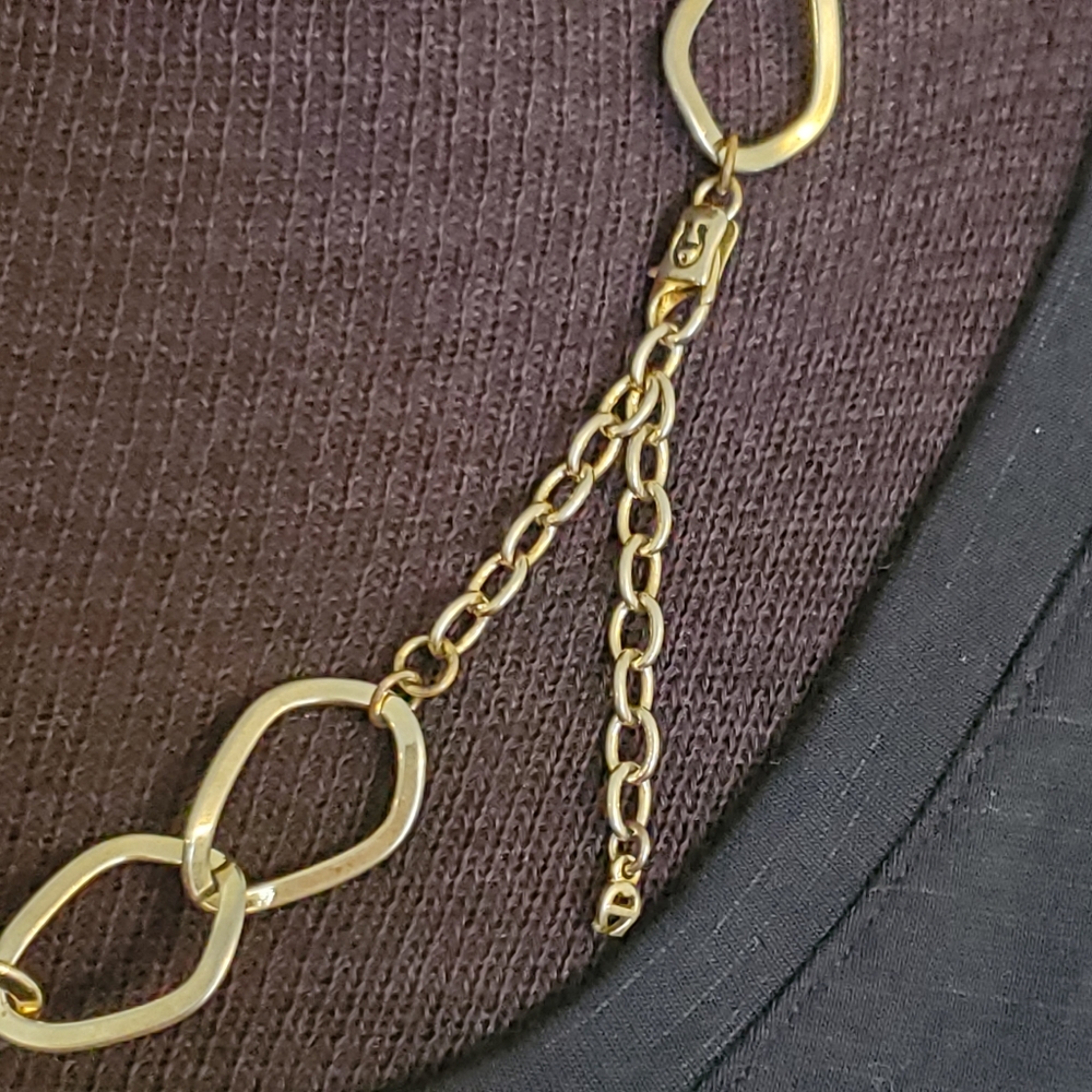 Etienne Aigner goldtone bold link chain necklace 18 1/2 to 22 inches - Picture 3 of 8